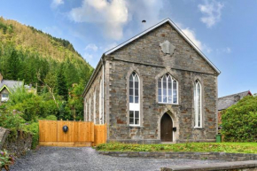 Finest Retreats - Luxury Converted Chapel with Hot Tub & Games Room